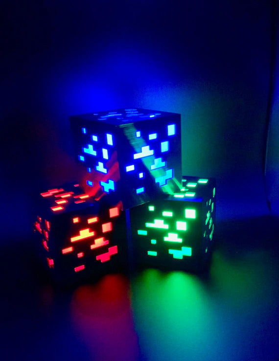 Lámpara Cubo Mineral LED Gamer – Ilumina tu Setup al Estilo Minecraft 💎